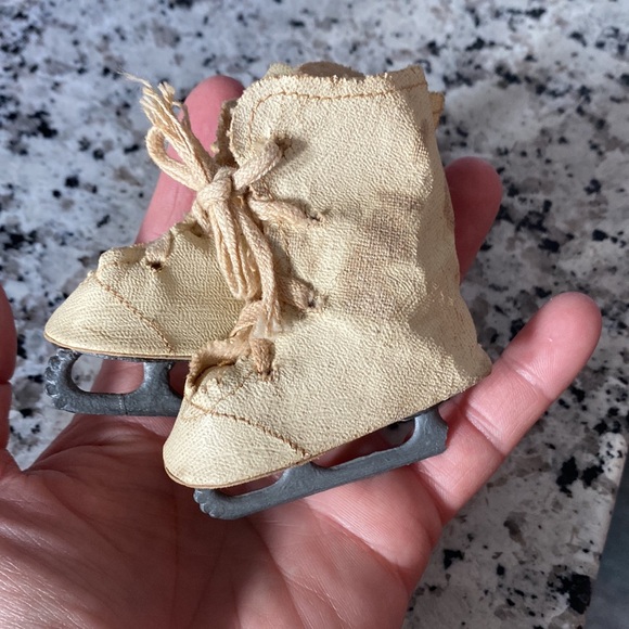 Old vintage doll ice skates - Picture 2 of 5